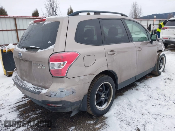 2014 Subaru Forester 2.5i Premium with VIN JF2SJACC3EG414875, listed as a IAAI auction lot 41450947 with 210,937 mi miles. Bid and sale history available at carsss.com. Image 4.