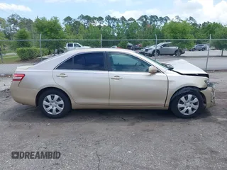 2011 Toyota Camry LE with VIN 4T1BF3EK4BU138375, listed as a IAAI auction lot 41995885 with 186,115 mi miles. Bid and sale history available at carsss.com. Image 13.