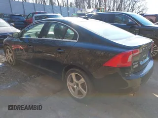 2013 Volvo S60 T5 Premier with VIN YV1612FS1D2193503, listed as a IAAI auction lot 41581448 with 66,406 mi miles. Bid and sale history available at carsss.com. Image 3.