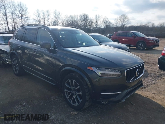2018 Volvo XC90 Momentum with VIN YV4102PK4J1348626, listed as a IAAI auction lot 41478726 with 141,694 mi miles. Bid and sale history available at carsss.com. Image 1.