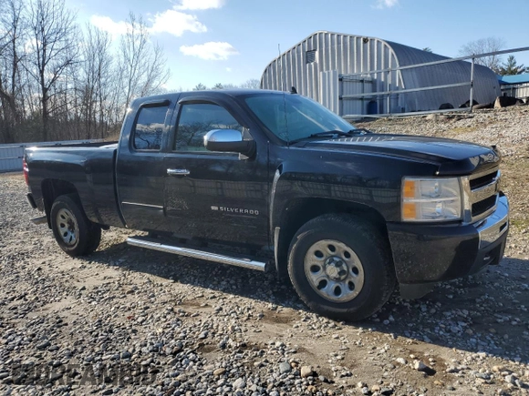 2010 Chevrolet Silverado 1500 LS with VIN 1GCSKREA4AZ163482, listed as a Copart auction lot 84028464 with 108,989 mi miles and Clean Title. Bid and sale history available at DreamBid. Image 4.