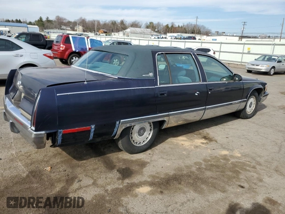 1996 Cadillac Fleetwood z VIN 1G6DW52P7TR700057, wystawiony jako Copart lot #49994225 z przebiegiem 115 819 mil mil oraz Czysty tytuł • Clean title. Historia ofert i sprzedaży dostępna na DreamBid. Obrazek 3.