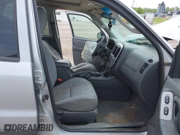 2005 Ford Escape XLT с VIN 1FMYU93125KB21037, выставлен на аукционе IAAI как лот 42256389 с пробегом 173 080 миль миль и . История ставок и продаж доступна на DreamBid. Изображение 5.