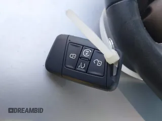 2022 Volkswagen Taos SE z VIN 3VVLX7B20NM097528, wystawiony jako IAAI lot #41152253 z przebiegiem 45 607 mil mil oraz . Historia ofert i sprzedaży dostępna na DreamBid. Obrazek 11.