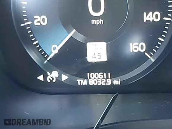 2018 Volvo XC60 Inscription with VIN YV4A22RL2J1081874, listed as a IAAI auction lot 41330217 with 100,611 mi miles. Bid and sale history available at carsss.com. Image 15.