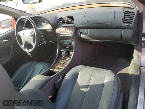 2003 Mercedes-Benz CLK 320 z VIN WDBLK65G03T130572, wystawiony jako Copart lot #68044774 z przebiegiem 146 858 mil mil oraz Szkoda całkowita • Salvage title. Historia ofert i sprzedaży dostępna na DreamBid. Obrazek 8.