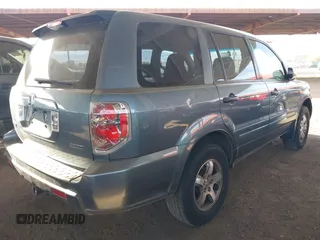 2006 Honda Pilot LX with VIN 2HKYF18146H546803, listed as a IAAI auction lot 41533192 with 218,754 mi miles. Bid and sale history available at carsss.com. Image 4.