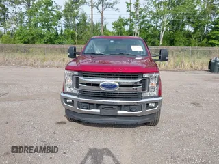 2019 Ford F-250 XL z VIN 1FT7W2B60KEC57384, wystawiony jako IAAI lot #42355105 z przebiegiem 99 354 mil mil oraz . Historia ofert i sprzedaży dostępna na DreamBid. Obrazek 12.