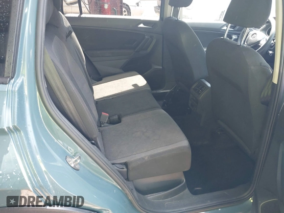 2019 Volkswagen Tiguan S z VIN 3VV0B7AX2KM118969, wystawiony jako IAAI lot #42148251 z przebiegiem 70 888 mil mil oraz . Historia ofert i sprzedaży dostępna na DreamBid. Obrazek 8.