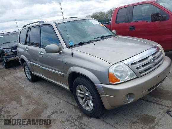 2005 Suzuki XL-7 LX with VIN JS3TX92V954108706, listed as a IAAI auction lot 42040623 with 217,837 mi miles. Bid and sale history available at carsss.com. Image 1.