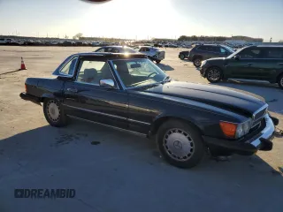 1988 Mercedes-Benz 560 SL with VIN WDBBA48D9JA089761, listed as a Copart auction lot 86198784 with 139,576 mi miles and Clean Title. Bid and sale history available at carsss.com. Image 4.
