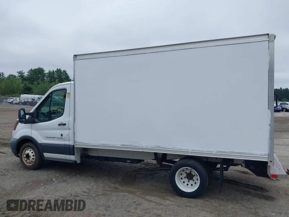 2018 Ford Transit z VIN 1FDBF8ZM7JKA87392, wystawiony jako IAAI lot #42589010 z przebiegiem 99 526 mil mil oraz . Historia ofert i sprzedaży dostępna na DreamBid. Obrazek 14.