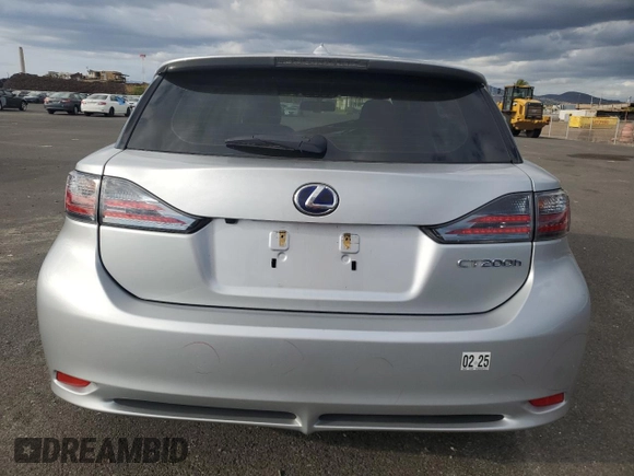 2013 Lexus CT 200h z VIN JTHKD5BH3D2139111, wystawiony jako Copart lot #43209795 z przebiegiem 39 597 mil mil oraz Szkoda całkowita • Salvage title. Historia ofert i sprzedaży dostępna na DreamBid. Obrazek 6.