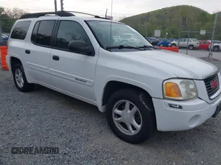 2005 GMC Envoy XL SLE with VIN 1GKET16S156140577, listed as a IAAI auction lot 42116766 with 145,060 mi miles. Bid and sale history available at carsss.com. Image 1.
