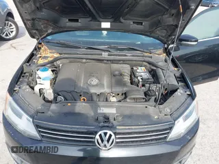 2011 Volkswagen Jetta SEL с VIN 3VWLX7AJ6BM394822, выставлен на аукционе IAAI как лот 42360987 с пробегом 173 310 миль миль и . История ставок и продаж доступна на DreamBid. Изображение 10.