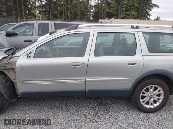 2005 Volvo XC70 with VIN YV1SZ592151195652, listed as a IAAI auction lot 42125275 with 183,928 mi miles and . Bid and sale history available at DreamBid. Image 15.