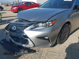 2016 Lexus ES 330 z VIN JTHBK1GG4G2236076, wystawiony jako IAAI lot #42124873 z przebiegiem 118 102 mil mil oraz . Historia ofert i sprzedaży dostępna na DreamBid. Obrazek 17.
