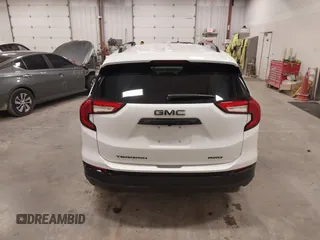 2024 GMC Terrain SLE z VIN 3GKALTEG8RL211776, wystawiony jako IAAI lot #41901624 z przebiegiem 14 287 mil mil oraz . Historia ofert i sprzedaży dostępna na DreamBid. Obrazek 16.