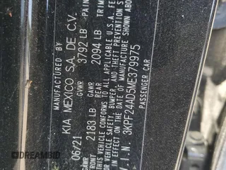 2021 Kia Forte LXS z VIN 3KPF24AD5ME379975, wystawiony jako Copart lot #55300495 z przebiegiem Nie podano mil oraz Czysty tytuł • Clean title. Historia ofert i sprzedaży dostępna na DreamBid. Obrazek 12.