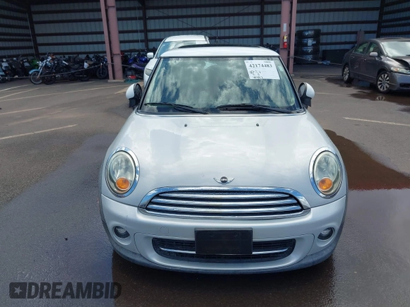 2011 MINI Hardtop with VIN WMWSU3C57BT095208, listed as a IAAI auction lot 42174483 with 70,447 mi miles and . Bid and sale history available at DreamBid. Image 13.