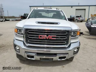 2018 GMC Sierra 3500HD SLT with VIN 1GT42XCY3JF154559, listed as a Copart auction lot 50743385 with 165,332 mi miles and Salvage Title. Bid and sale history available at carsss.com. Image 5.