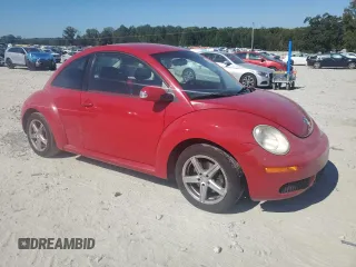 2010 Volkswagen New Beetle Coupe with VIN 3VWPG3AG5AM006413, listed as a Copart auction lot 74313714 with 203,249 mi miles and Salvage Title. Bid and sale history available at carsss.com. Image 4.