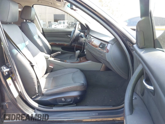 2007 BMW 3 Series 335i with VIN WBAVB73527PA89815, listed as a IAAI auction lot 41956634 with 119,121 mi miles and . Bid and sale history available at DreamBid. Image 5.