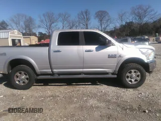 2017 Ram 2500 Big Horn with VIN 3C6UR5DL3HG613026, listed as a IAAI auction lot 41168929 with 110,708 mi miles. Bid and sale history available at carsss.com. Image 14.