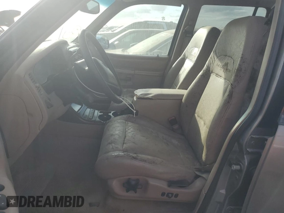 2000 Mercury Mountaineer z VIN 4M2ZU66PXYUJ45516, wystawiony jako Copart lot #76132624 z przebiegiem 135 147 mil mil oraz Nie do naprawy. Historia ofert i sprzedaży dostępna na DreamBid. Obrazek 7.