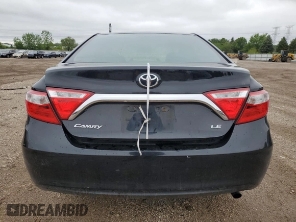 2017 Toyota Camry XLE z VIN 4T1BF1FK5HU780261, wystawiony jako Copart lot #57806555 z przebiegiem 216 536 mil mil oraz Szkoda całkowita • Salvage title. Historia ofert i sprzedaży dostępna na DreamBid. Obrazek 6.
