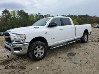 2022 Ram 2500 Big Horn z VIN 3C6UR5JL4NG156579, wystawiony jako Copart lot #52794635 z przebiegiem 63 691 mil mil oraz Szkoda całkowita • Salvage title. Historia ofert i sprzedaży dostępna na DreamBid. Obrazek 1.