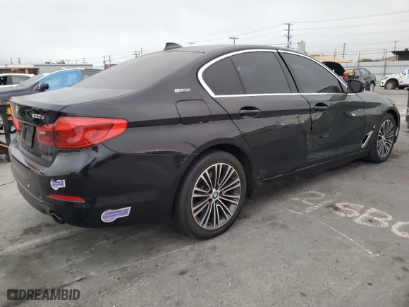 2019 BMW 5 Series 530e iPerformance with VIN WBAJA9C59KB389271, listed as a Copart auction lot 86341294 with 92,204 mi miles and Clean Title. Bid and sale history available at carsss.com. Image 3.