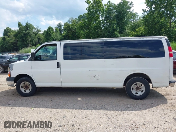 2011 Chevrolet Express Passenger 1LT z VIN 1GAZG1FG7B1171122, wystawiony jako IAAI lot #42781322 z przebiegiem 262 838 mil mil oraz . Historia ofert i sprzedaży dostępna na DreamBid. Obrazek 14.