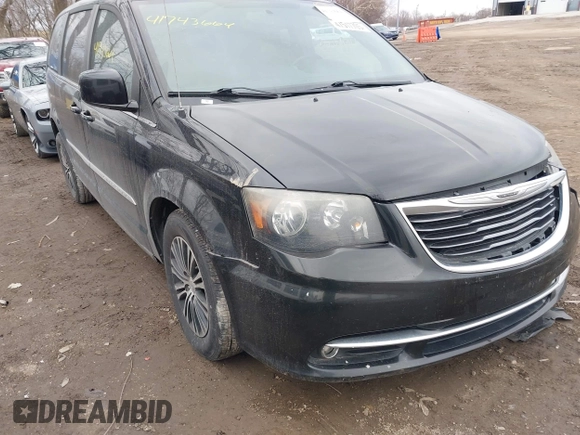 2014 Chrysler Town & Country S with VIN 2C4RC1HG2ER132454, listed as a IAAI auction lot 41743664 with 142,339 mi miles. Bid and sale history available at carsss.com. Image 1.