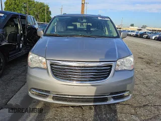 2016 Chrysler Town & Country Touring with VIN 2C4RC1BG0GR198206, listed as a Copart auction lot 47177695 with 102,522 mi miles and Clean Title. Bid and sale history available at DreamBid. Image 5.