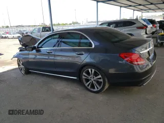 2015 Mercedes-Benz C 300 Luxury с VIN 55SWF4KB0FU012723, выставлен на аукционе Copart как лот 55112815 с пробегом 106 566 миль миль и Списание • Salvage title. История ставок и продаж доступна на DreamBid. Изображение 2.