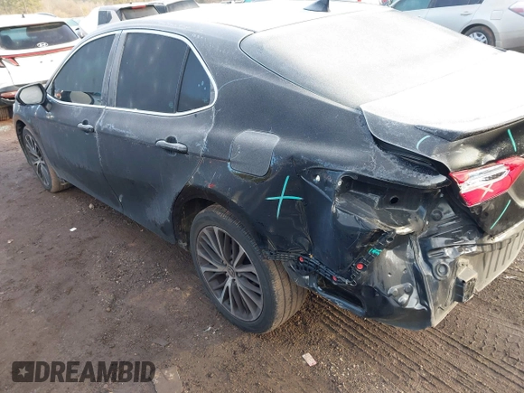 2020 Toyota Camry SE z VIN 4T1G11AK3LU945597, wystawiony jako IAAI lot #41292468 z przebiegiem 116 763 mil mil oraz . Historia ofert i sprzedaży dostępna na DreamBid. Obrazek 3.