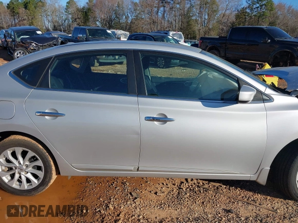 2018 Nissan Sentra SV z VIN 3N1AB7AP3JL630010, wystawiony jako IAAI lot #41812567 z przebiegiem 61 593 mil mil oraz . Historia ofert i sprzedaży dostępna na DreamBid. Obrazek 13.