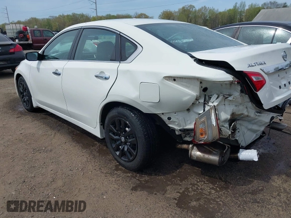 2016 Nissan Altima SL with VIN 1N4AL3AP1GC201767, listed as a IAAI auction lot 42050266 with 120,652 mi miles and . Bid and sale history available at carsss.com. Image 3.