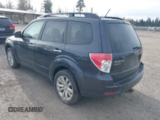 2012 Subaru Forester 2.5X Premium with VIN JF2SHADC9CH456906, listed as a IAAI auction lot 42011817 with 204,381 mi miles. Bid and sale history available at carsss.com. Image 3.