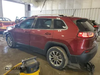 2019 Jeep Cherokee Latitude Plus with VIN 1C4PJLLB3KD111518, listed as a Copart auction lot 59540335 with 70,711 mi miles and Salvage title. Bid and sale history available at DreamBid. Image 2.