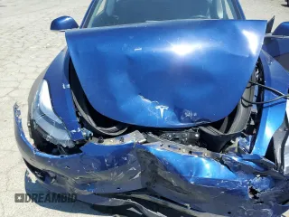 2018 Tesla Model 3 Long Range Battery z VIN 5YJ3E1EA4JF056385, wystawiony jako Copart lot #60174535 z przebiegiem 79 840 mil mil oraz Czysty tytuł • Clean title. Historia ofert i sprzedaży dostępna na DreamBid. Obrazek 11.