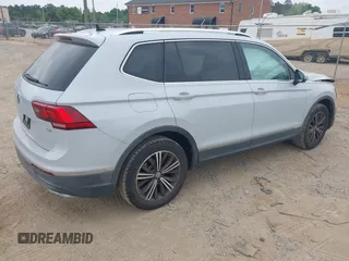 2018 Volkswagen Tiguan SEL z VIN 3VV3B7AXXJM039125, wystawiony jako IAAI lot #42125540 z przebiegiem 91 551 mil mil oraz . Historia ofert i sprzedaży dostępna na DreamBid. Obrazek 4.