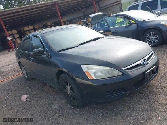 2007 Honda Accord Sdn EX-L with VIN 1HGCM56827A050271, listed as a IAAI auction lot 41909573 with 328,182 mi miles. Bid and sale history available at carsss.com. Image 1.