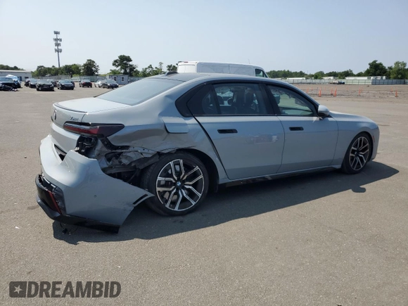 2023 BMW 7 Series 760i xDrive с VIN WBA33EJ0XPCN79892, выставлен на аукционе Copart как лот 64984174 с пробегом 7 898 миль миль и Списание • Salvage title. История ставок и продаж доступна на DreamBid. Изображение 3.