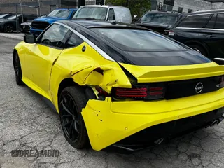 2023 Nissan Z Proto Spec с VIN JN1BZ4BH3PM310674, выставлен на аукционе Copart как лот 60072695 с пробегом 4 432 миль миль и Чистый • Clean title. История ставок и продаж доступна на DreamBid. Изображение 3.