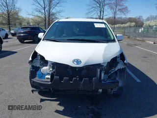 2017 Toyota Sienna LE Auto Access Seat с VIN 5TDKZ3DC9HS797877, выставлен на аукционе IAAI как лот 41778176 с пробегом 154 080 миль миль и . История ставок и продаж доступна на DreamBid. Изображение 12.