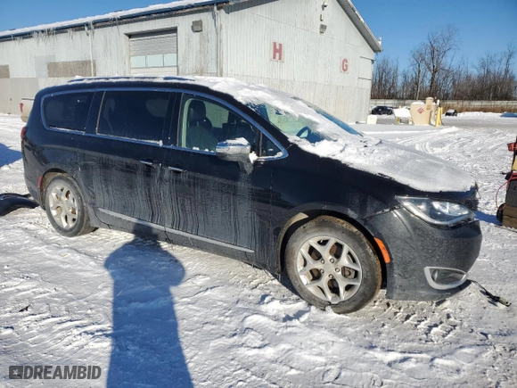 2020 Chrysler Pacifica Limited with VIN 2C4RC1GG5LR204214, listed as a Copart auction lot 45854295 with 66,880 mi miles and Salvage Title. Bid and sale history available at carsss.com. Image 4.