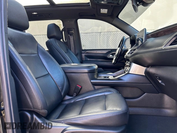 2021 Chevrolet Suburban LT z VIN 1GNSCCKD8MR416498, wystawiony jako Copart lot #49164615 z przebiegiem 116 463 mil mil oraz Czysty tytuł • Clean title. Historia ofert i sprzedaży dostępna na DreamBid. Obrazek 5.