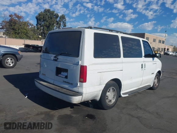 2002 Chevrolet Astro with VIN 1GNDM19X72B125295, listed as a IAAI auction lot 40714590 with 190,607 mi miles. Bid and sale history available at carsss.com. Image 4.